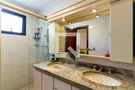 Apartamento à venda com 210m², 4 quartos e 3 vagas Apartamento à venda com 210m², 4 quartos e 3 vagasBanheiro da Suíte Master