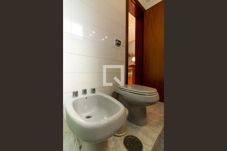 Apartamento à venda com 210m², 4 quartos e 3 vagas Apartamento à venda com 210m², 4 quartos e 3 vagasBanheiro da Suíte 4