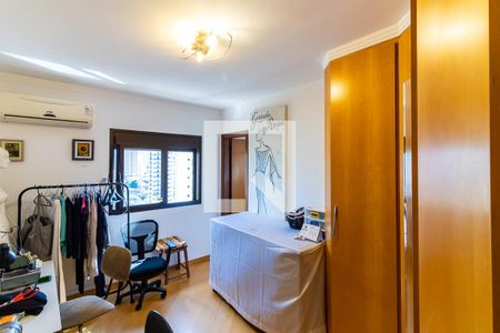 Apartamento à venda com 210m², 4 quartos e 3 vagas Apartamento à venda com 210m², 4 quartos e 3 vagasSuíte 2