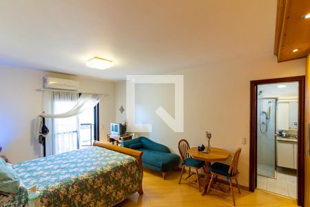 Apartamento à venda com 210m², 4 quartos e 3 vagas Apartamento à venda com 210m², 4 quartos e 3 vagasSuíte master