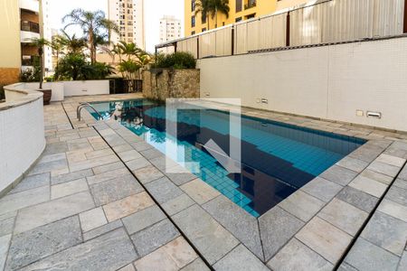 Apartamento à venda com 210m², 4 quartos e 3 vagas Apartamento à venda com 210m², 4 quartos e 3 vagasPiscina