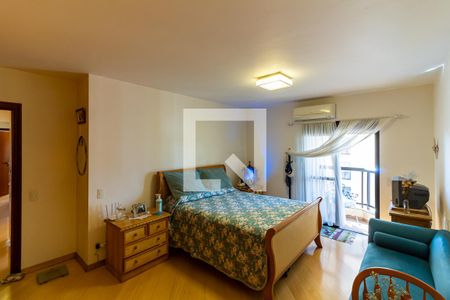 Apartamento à venda com 210m², 4 quartos e 3 vagas Apartamento à venda com 210m², 4 quartos e 3 vagasSuíte Master