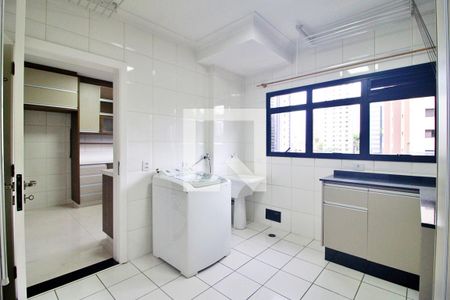 Apartamento para alugar com 212m², 3 quartos e 3 vagasÁrea de Serviço