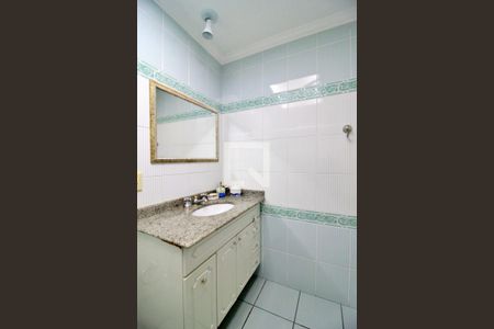 Apartamento para alugar com 212m², 3 quartos e 3 vagasBanheiro