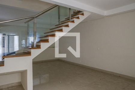 Sala de casa à venda com 3 quartos, 190m² em Bom Retiro, São Paulo