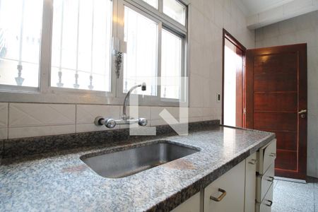 Casa à venda com 150m², 2 quartos e 2 vagasCozinha