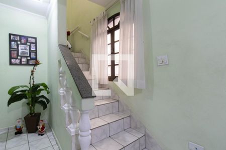 Escada de casa à venda com 3 quartos, 189m² em Jardim Pinhal, Guarulhos