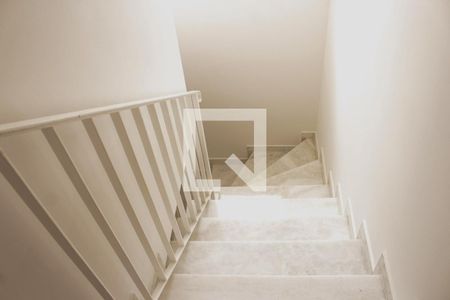 Casa para alugar com 120m², 3 quartos e 2 vagasEscada