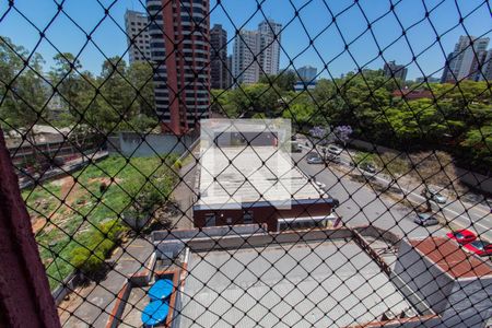 Apartamento para alugar com 147m², 3 quartos e 2 vagas Apartamento para alugar com 147m², 3 quartos e 2 vagasVista do Quarto 3