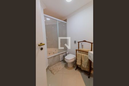 Apartamento para alugar com 147m², 3 quartos e 2 vagas Apartamento para alugar com 147m², 3 quartos e 2 vagasBanheiro da Suíte