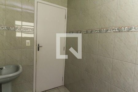 Banheiro 1 de casa para alugar com 2 quartos, 200m² em Vila Invernada, São Paulo