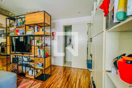 Sala/Cozinha de apartamento para alugar com 1 quarto, 92m² em Vila Madalena, São Paulo