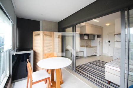 Varanda Studio de kitnet/studio para alugar com 1 quarto, 35m² em Indianópolis, São Paulo