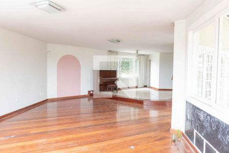 Sala de casa de condomínio à venda com 4 quartos, 450m² em Badu, Niterói
