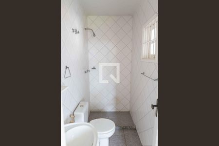 Casa de condomínio à venda com 450m², 4 quartos e 4 vagasBanheiro de Serviço