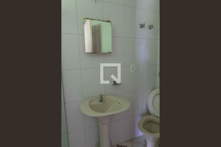 Casa de condomínio à venda com 450m², 4 quartos e 4 vagasBanheiro do anexo