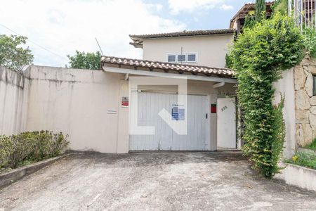 Casa de condomínio à venda com 450m², 4 quartos e 4 vagasFachada