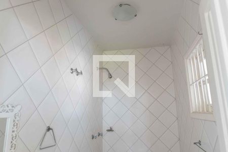 Casa de condomínio à venda com 450m², 4 quartos e 4 vagasBanheiro de Serviço