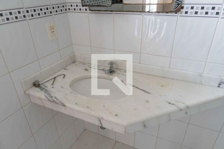 Casa de condomínio à venda com 450m², 4 quartos e 4 vagasBanheiro da Suíte 2