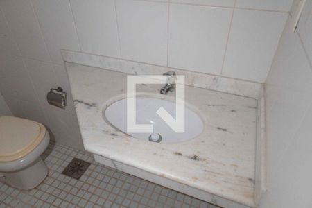 Casa de condomínio à venda com 450m², 4 quartos e 4 vagasBanheiro Social