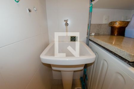 Área de serviço de apartamento para alugar com 2 quartos, 84m² em Campeche, Florianópolis
