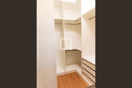 Closet do quarto 1 de apartamento para alugar com 2 quartos, 82m² em Ipiranga, São Paulo