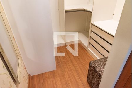 Closet do quarto 1 de apartamento para alugar com 2 quartos, 82m² em Ipiranga, São Paulo