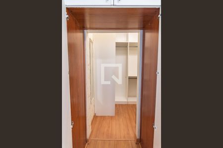 Closet do quarto 1 de apartamento para alugar com 2 quartos, 82m² em Ipiranga, São Paulo