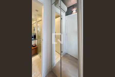 Apartamento à venda com 74m², 1 quarto e 1 vagaCorredor