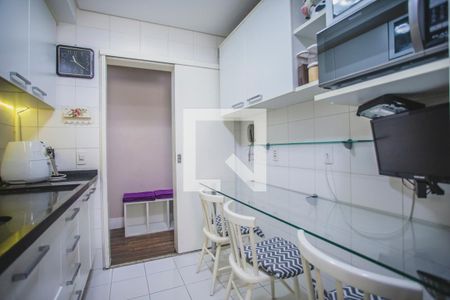 Apartamento à venda com 98m², 3 quartos e 2 vagas Apartamento à venda com 98m², 3 quartos e 2 vagasCozinha