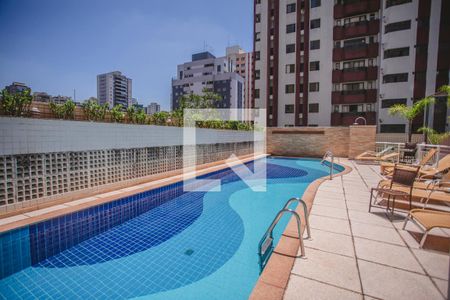 Apartamento à venda com 98m², 3 quartos e 2 vagas Apartamento à venda com 98m², 3 quartos e 2 vagasÁrea comum - Piscina