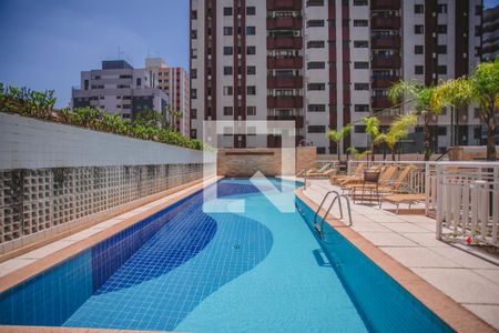Apartamento à venda com 98m², 3 quartos e 2 vagas Apartamento à venda com 98m², 3 quartos e 2 vagasÁrea comum - Piscina