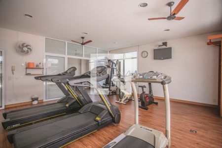 Apartamento à venda com 98m², 3 quartos e 2 vagas Apartamento à venda com 98m², 3 quartos e 2 vagasÁrea comum - Academia