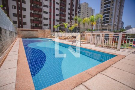 Apartamento à venda com 98m², 3 quartos e 2 vagas Apartamento à venda com 98m², 3 quartos e 2 vagasÁrea comum - Piscina