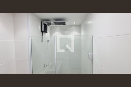 Banheiro  de apartamento para alugar com 1 quarto, 28m² em Ferreira, São Paulo