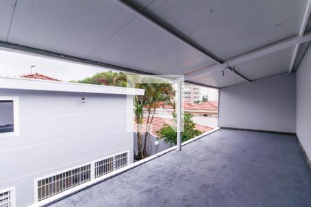 Casa para alugar com 220m², 4 quartos e 4 vagas Casa para alugar com 220m², 4 quartos e 4 vagasTerraço