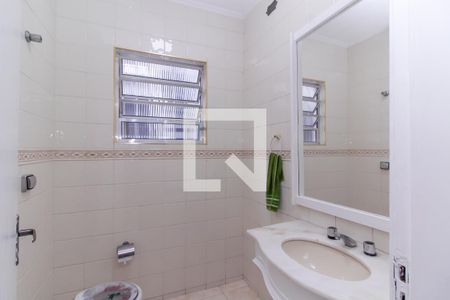 Casa para alugar com 220m², 4 quartos e 4 vagas Casa para alugar com 220m², 4 quartos e 4 vagasBanheiro 1