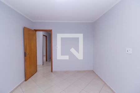 Casa para alugar com 220m², 4 quartos e 4 vagas Casa para alugar com 220m², 4 quartos e 4 vagasQuarto 2