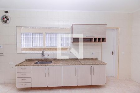 Casa para alugar com 220m², 4 quartos e 4 vagas Casa para alugar com 220m², 4 quartos e 4 vagasCozinha