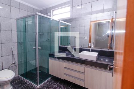 Casa para alugar com 220m², 4 quartos e 4 vagas Casa para alugar com 220m², 4 quartos e 4 vagasBanheiro 3