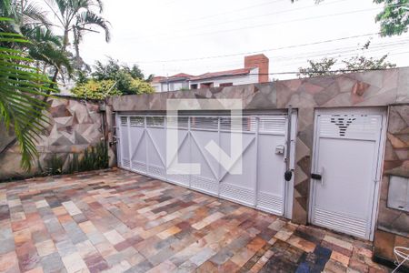 Casa para alugar com 220m², 4 quartos e 4 vagas Casa para alugar com 220m², 4 quartos e 4 vagasGaragem