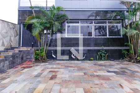 Casa para alugar com 220m², 4 quartos e 4 vagas Casa para alugar com 220m², 4 quartos e 4 vagasGaragem