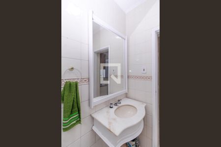 Casa para alugar com 220m², 4 quartos e 4 vagas Casa para alugar com 220m², 4 quartos e 4 vagasBanheiro 1