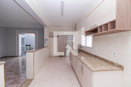 Casa para alugar com 220m², 4 quartos e 4 vagas Casa para alugar com 220m², 4 quartos e 4 vagasCozinha