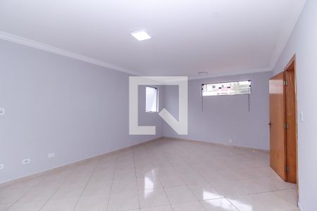 Casa para alugar com 220m², 4 quartos e 4 vagas Casa para alugar com 220m², 4 quartos e 4 vagasQuarto 4