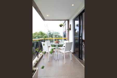 Apartamento à venda com 120m², 3 quartos e 2 vagasVaranda