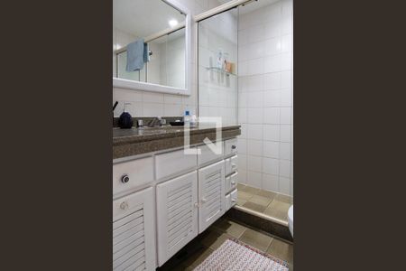 Apartamento à venda com 120m², 3 quartos e 2 vagasBanheiro social