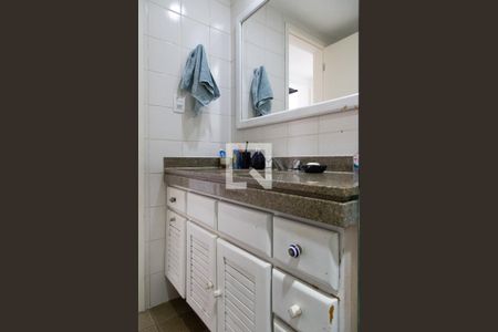 Apartamento à venda com 120m², 3 quartos e 2 vagasBanheiro social