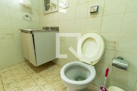 Casa à venda com 253m², 2 quartos e 4 vagasBanheiro