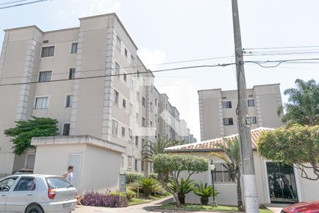 Apartamento para alugar com 47m², 2 quartos e 1 vaga Apartamento para alugar com 47m², 2 quartos e 1 vagaFachada